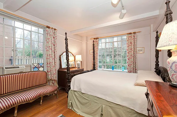 Rented by Town Residential | media 2