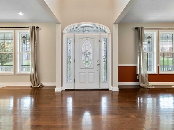 5th image of 254 Deerfield Ln