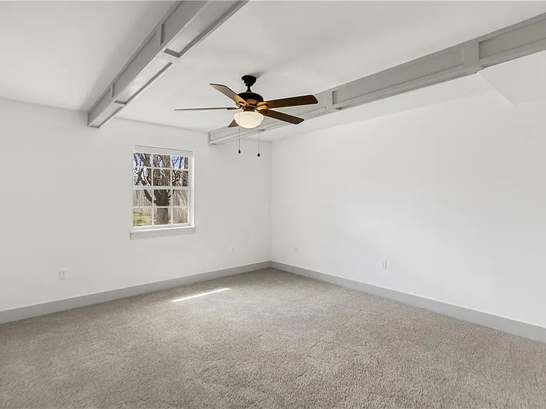 718 W Maple St — Photo 24