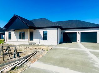 665 Cloverleaf Cir, Killen, AL 35645