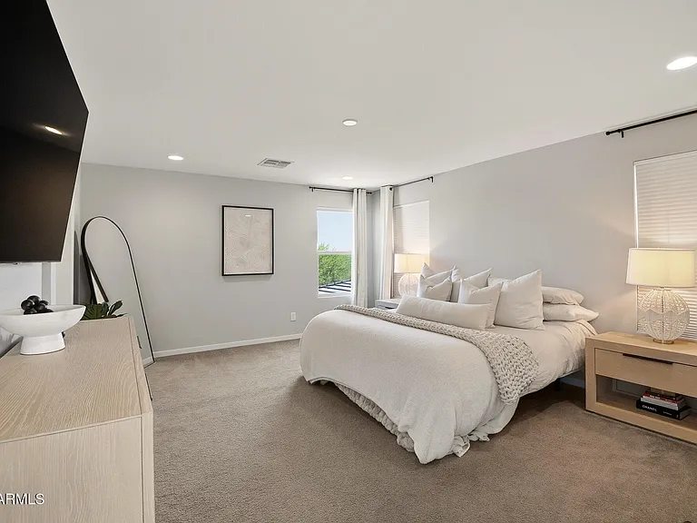 9022 W San Miguel Ave — Photo 14