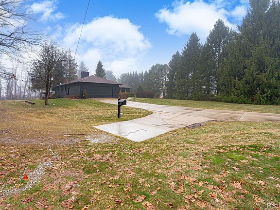 4th image of 6803 Napoleon Rd