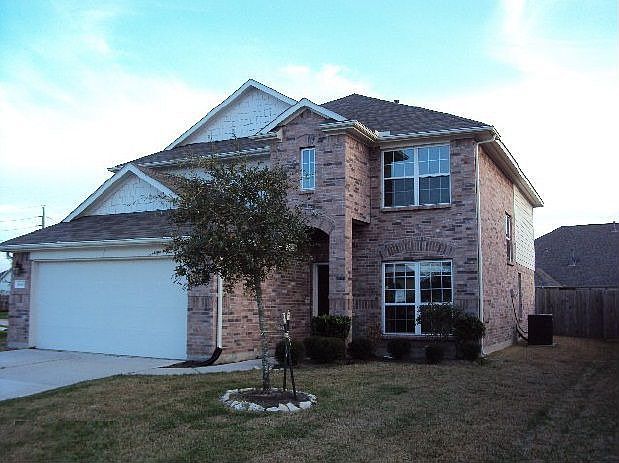 1st image of 18003 Surrey Lake Ln