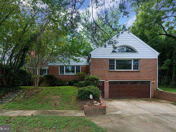 2nd image of 1837 Tilden Pl