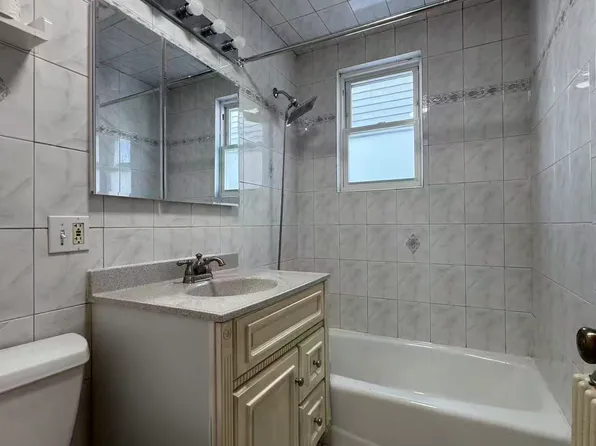 (undisclosed Address), Woodhaven, NY 11421