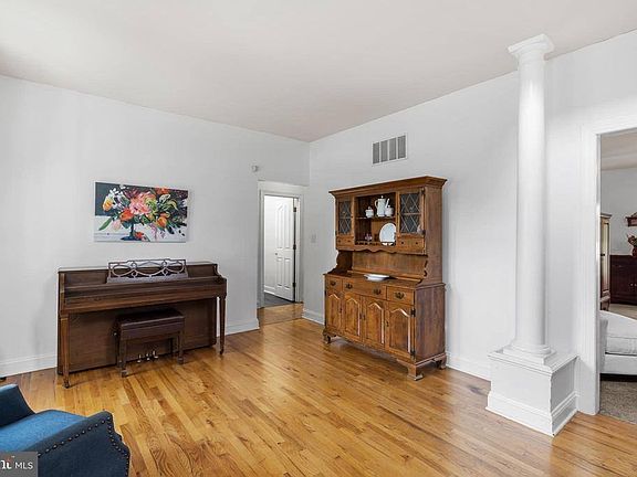 3rd image of 133 McClure Way