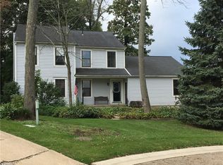 7919 Amberly Cir NW, North Canton, OH 44720