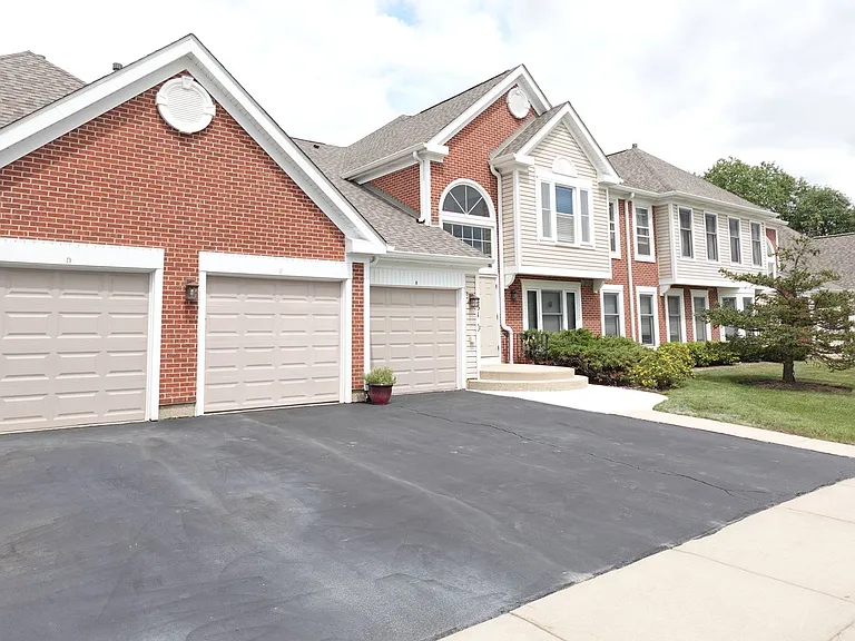 231 University Ln #D — Photo 1