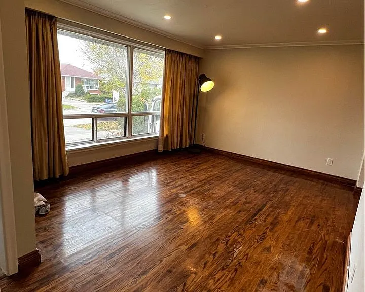 1 Mozart Ave — Photo 5