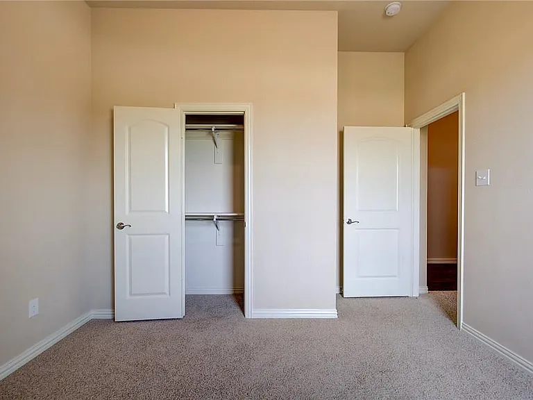 2100 McCallister Dr — Photo 19