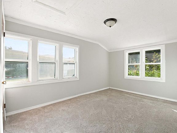 5th image of 816 Armour ROAD