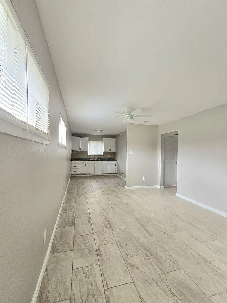 2 bed, 1.0 bath, 800 sqft, $950 — Photo 4