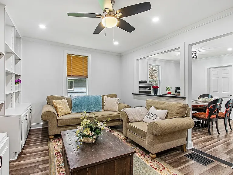 312 Howland Ave — Photo 3