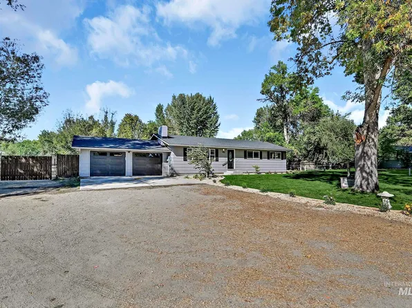 945 N Pimlico Dr, Eagle, ID 83616