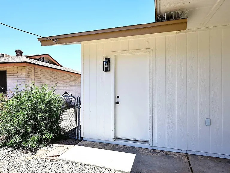 10537 W La Jolla Dr — Photo 29