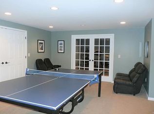 25532 Dogwood Ln, Novi, MI 48374