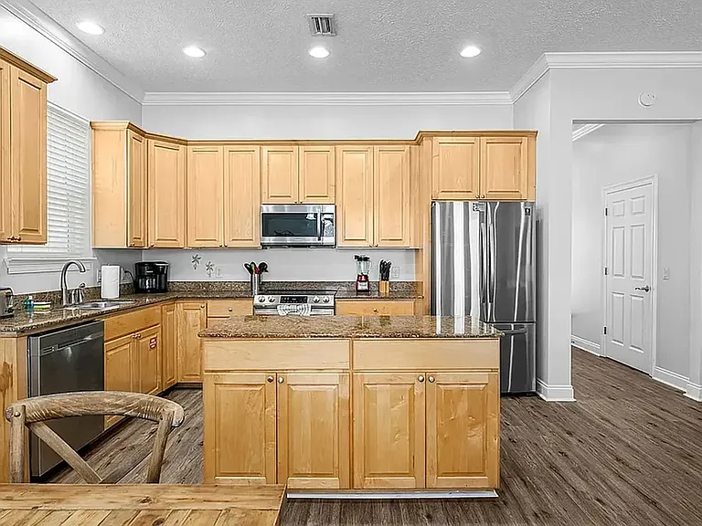 7824 Thomas Dr — Photo 8