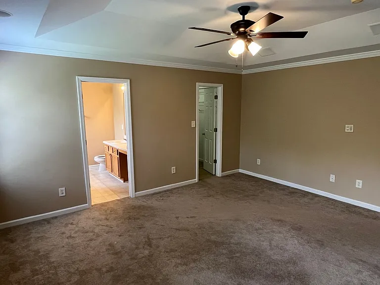10410 Pickerel Ln — Photo 12