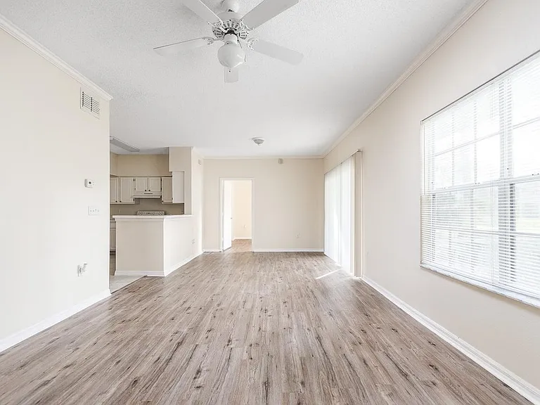 10000 SW 52nd Ave #Q99 — Photo 4