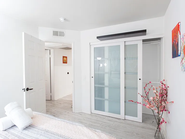 801 Pine Ave #212 — Photo 12