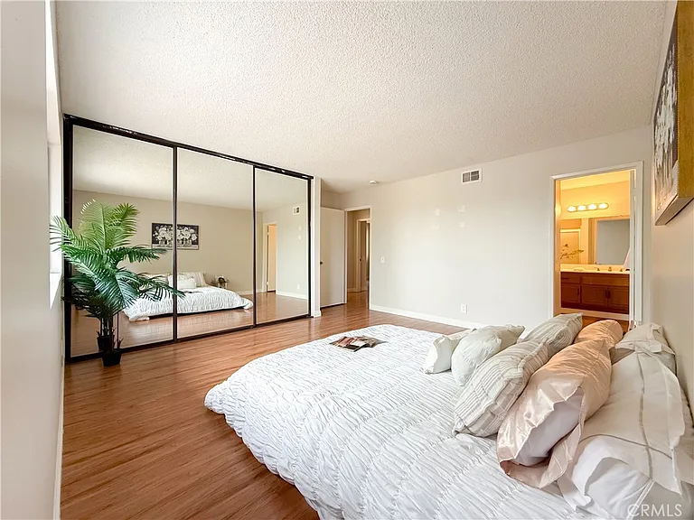 1034 Romney Dr — Photo 25