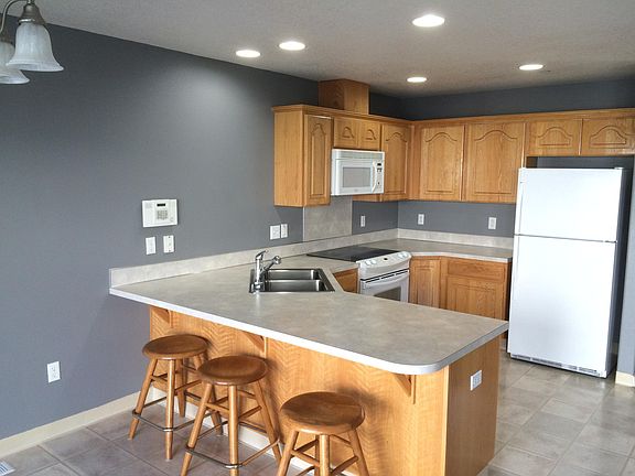 2nd floor kitchen, appliances included