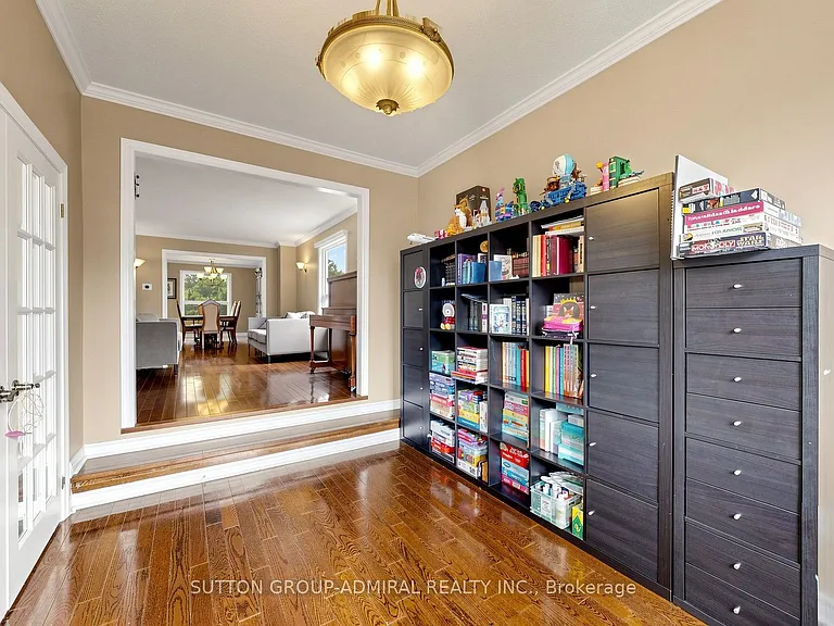 119 Mountbatten Rd — Photo 4