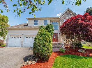 345 Hoover Ave, Edison, NJ 08837