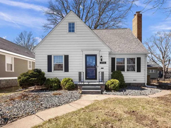 2730 Tremont Ave, Davenport, IA 52803