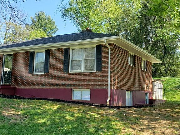 3rd image of 1120 Ashley Dr