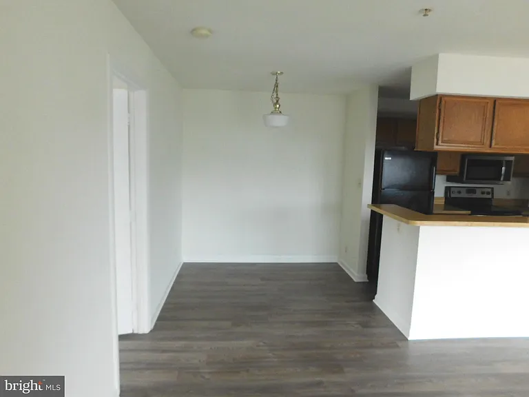 200 Dover Pl #201 — Photo 9