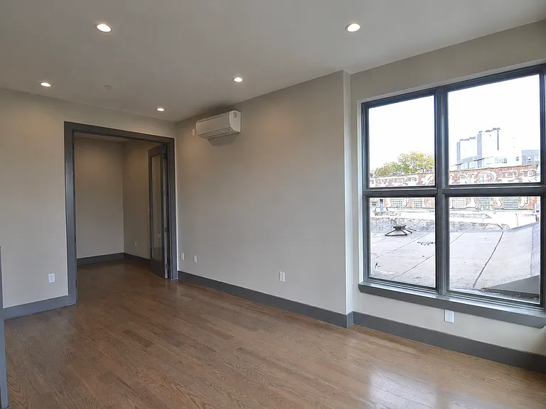 417 Manhattan Ave #2A — Photo 3