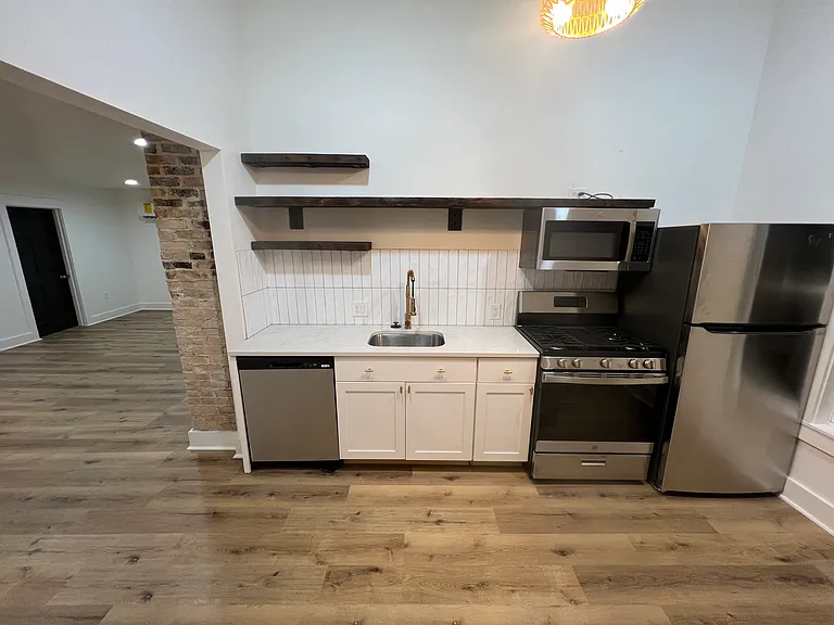 1407 Center St #B — Photo 8