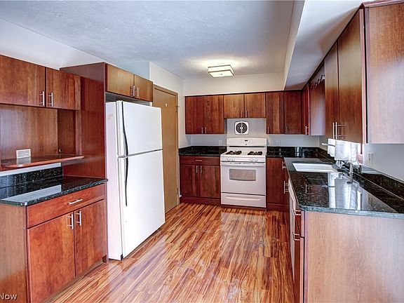 3rd image of 14398 Sheldon Rd