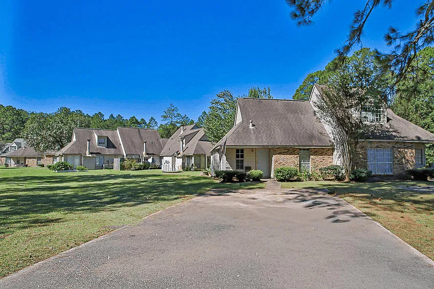 Abita Springs Apartments — Photo 3