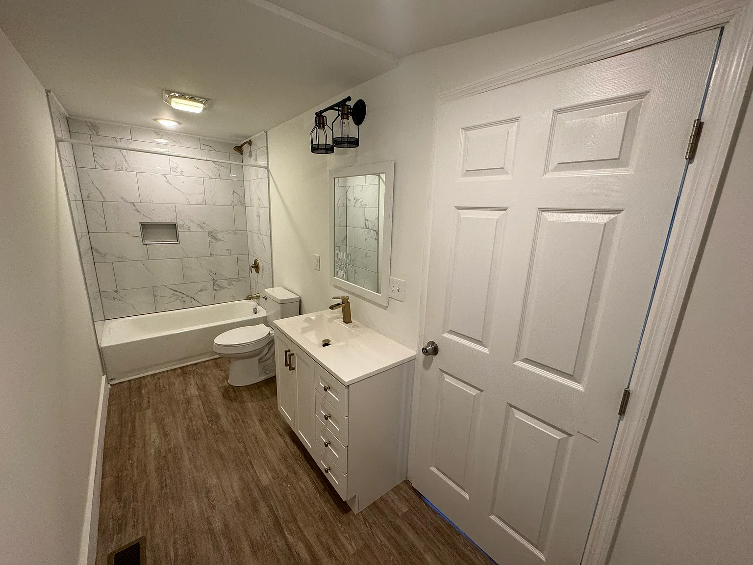 2 bed, 700 sqft, $1,075 — Photo 2