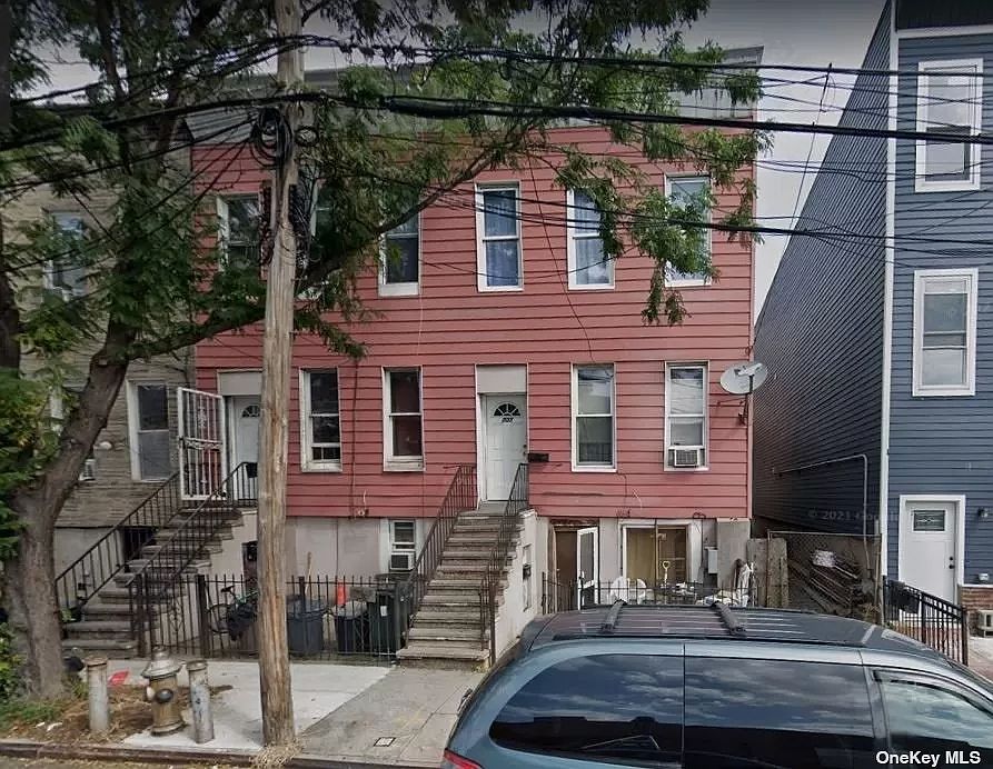 1st image of 705 E 133rd St