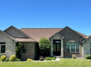 52800 Norwoods Lake Pl, Hannibal, MO 63401