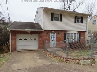 1416 Martha Rd, South Charleston, WV 25303