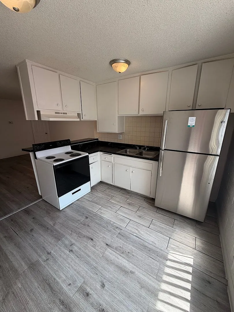 770 Mark Ave — Photo 1
