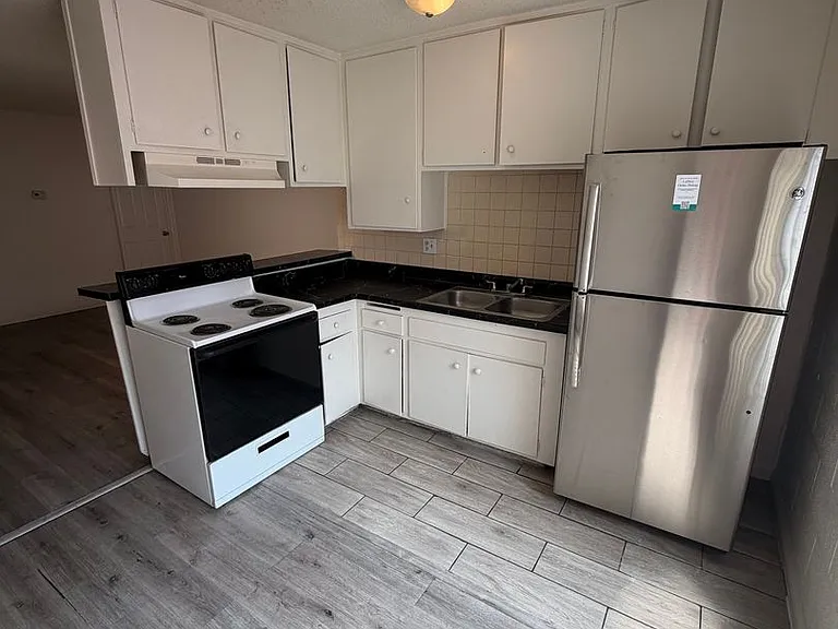 770 Mark Ave — Photo 1