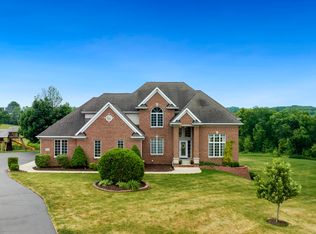 12743 Skyline Dr, Roscoe, IL 61073