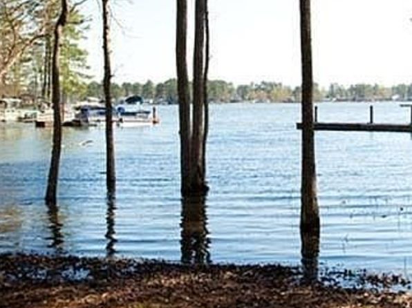 1169 Lake Dr