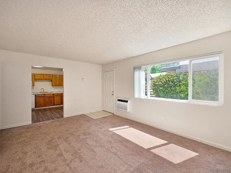 Autumn Woods Apartment Homes — Photo 8
