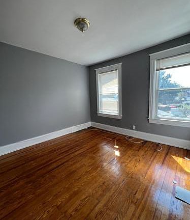 5th image of 52 Ramsey Ave