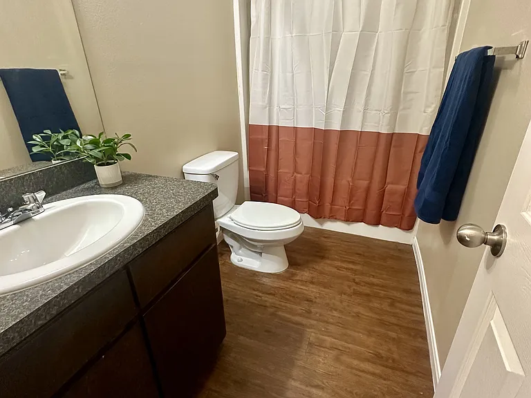 409 Nacogdoches St #6 — Photo 5