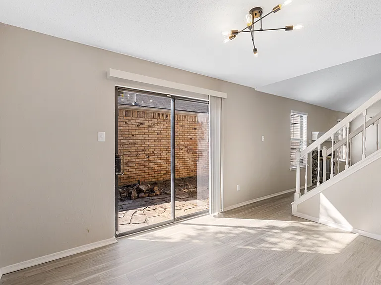 2706 Bridge Lake Dr — Photo 6
