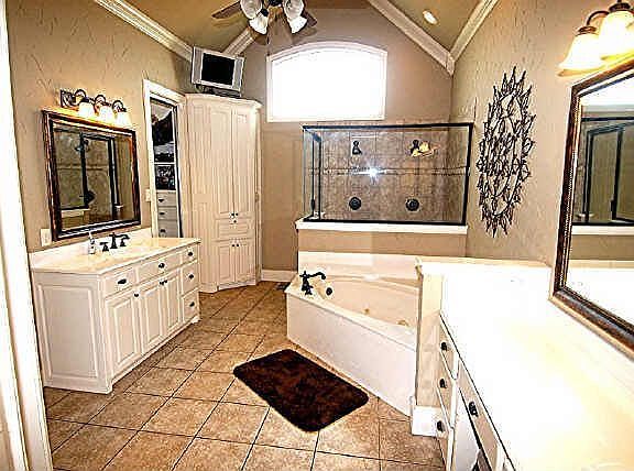 3rd image of 141 Hidden Lake Dr