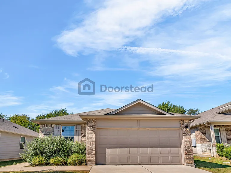121 Naset Dr — Photo 1