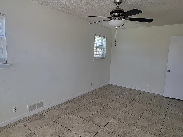 1305 Yates Dr — Photo 18